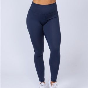 In Muscle Nation Scrunched Butt Navy Leggings